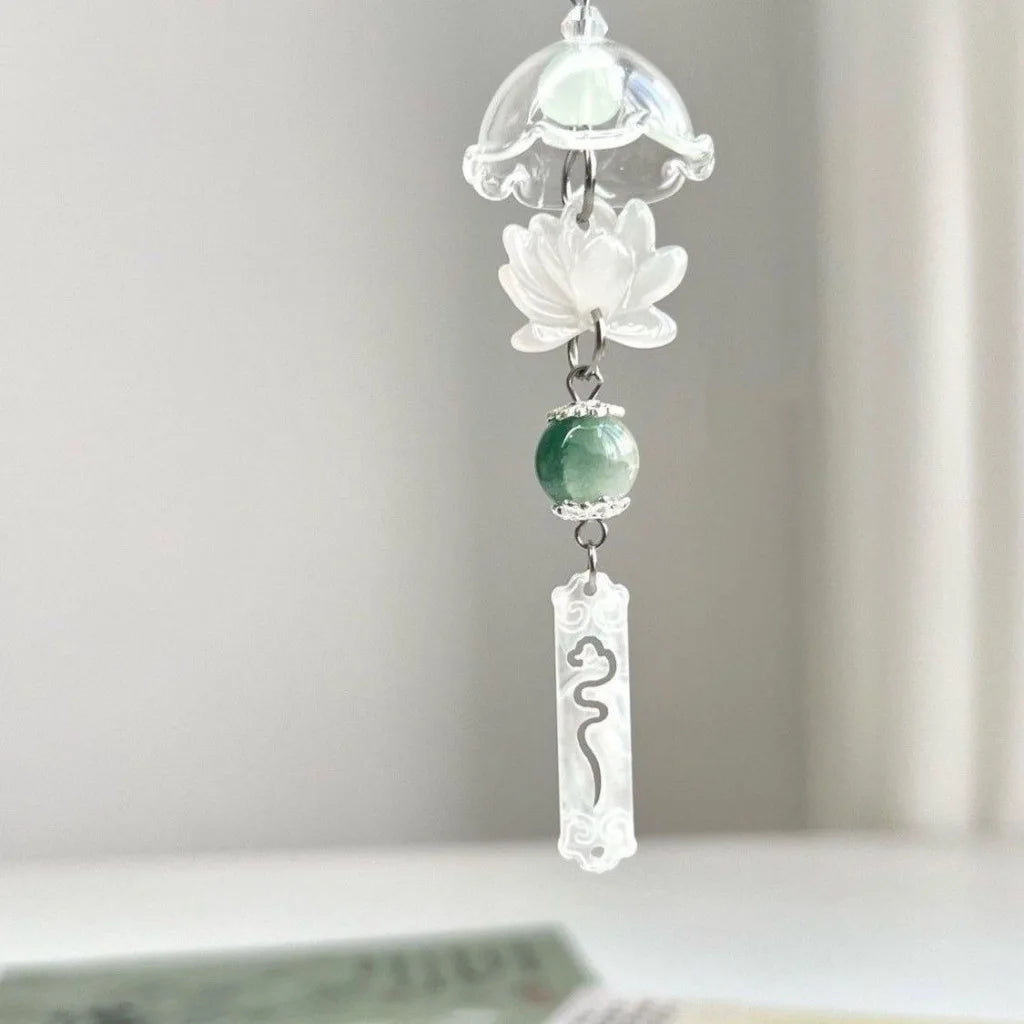 Phone Jewelry Plant Phone Charm Hangings Lucky Four Leaf Grass Phone Strap Keychain Acrylic Charm Suitable for Bags and Keys